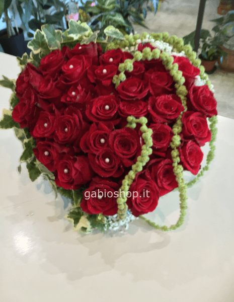 Cuore di rose colore rosso